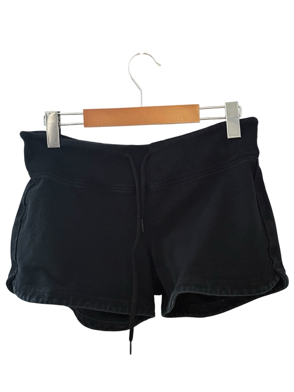 LULULEMON Black shorts with drawstring